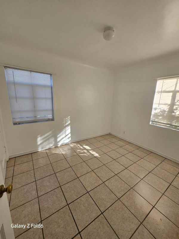 2920 Mountain Ave - Photo 6 of 10