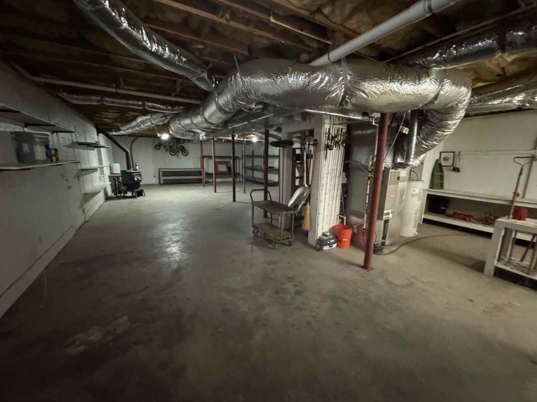 863 Woodland Dr - Photo 2 of 48