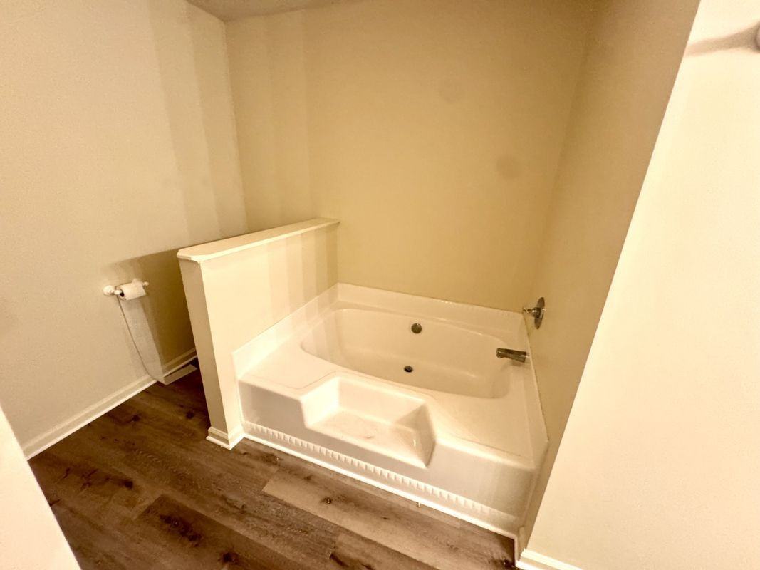 863 Woodland Dr - Photo 3 of 48