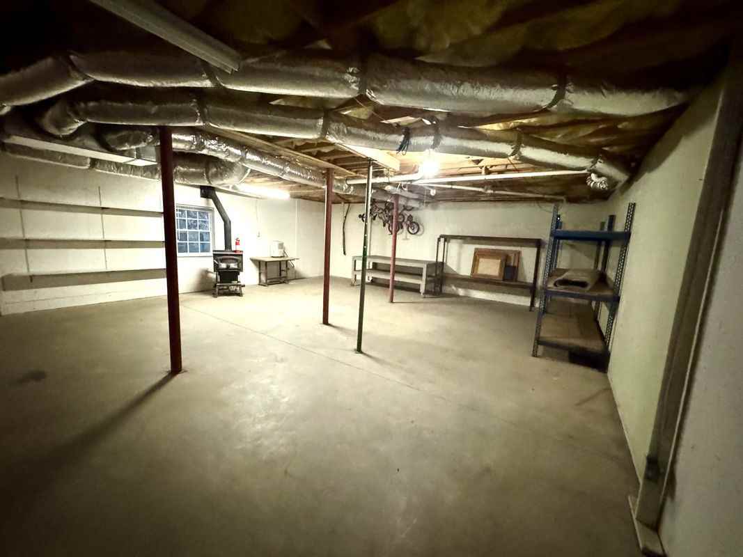 863 Woodland Dr - Photo 4 of 48