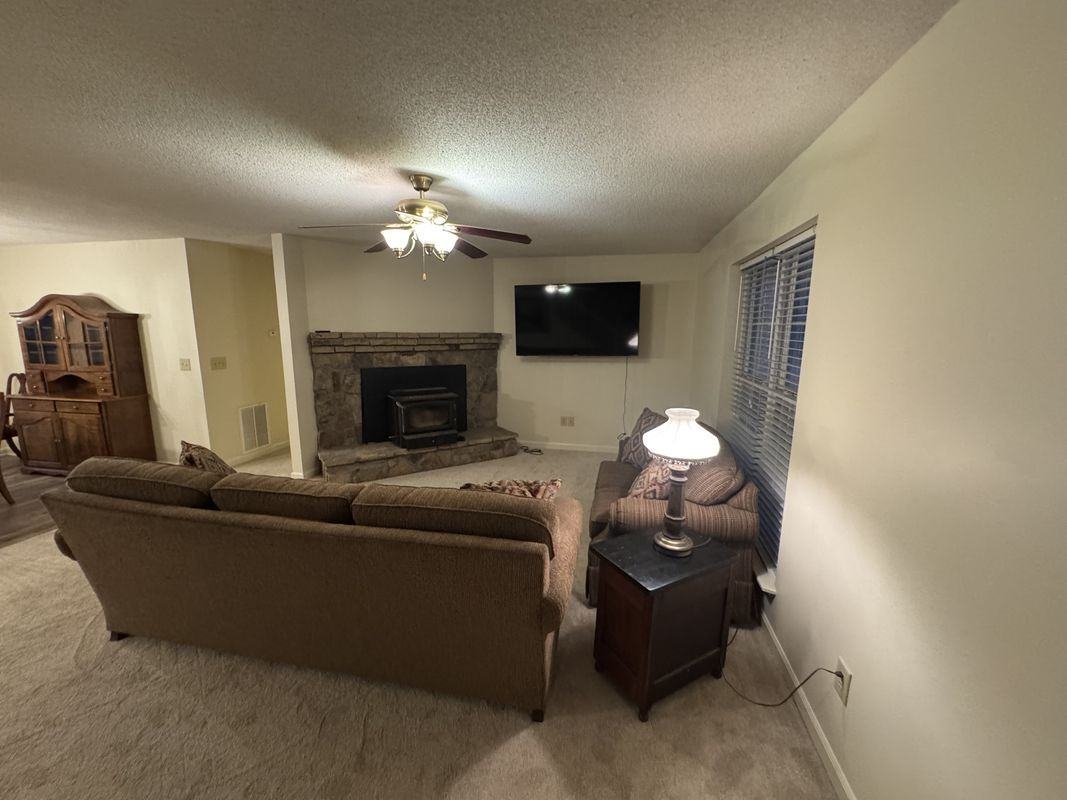 863 Woodland Dr - Photo 3 of 48