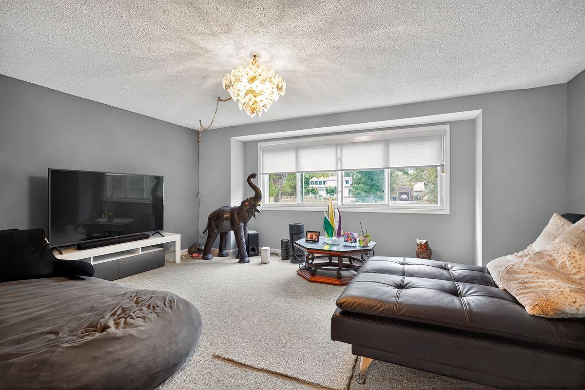 9326 Matador Rd - Photo 6 of 15