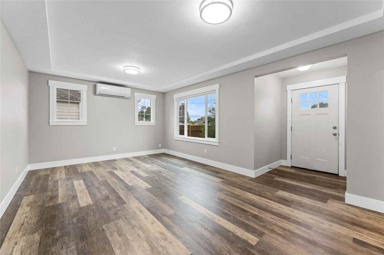 6410 S D St #6410SDST - Photo 5 of 14