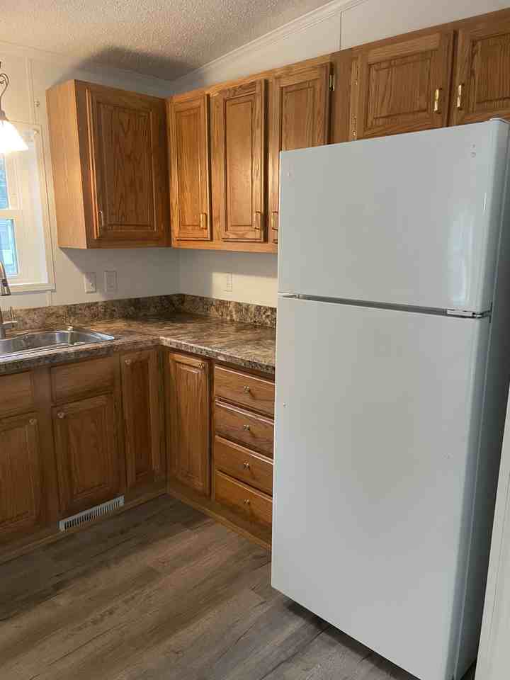 23001 Magnolia Dr - Photo 2 of 17