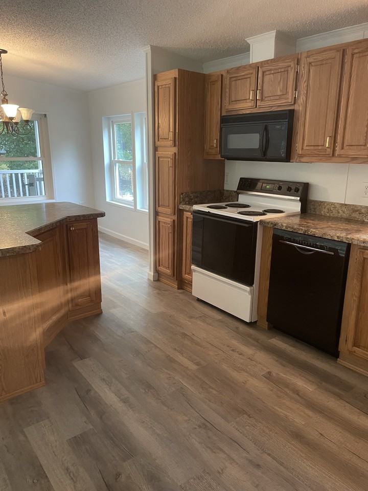 23001 Magnolia Dr - Photo 6 of 17