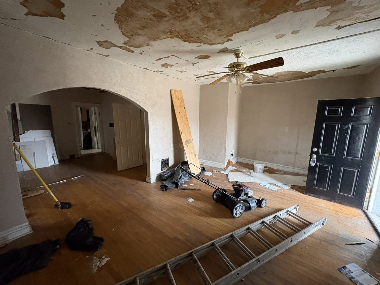 4620 Ashland Ave - Photo 4 of 5