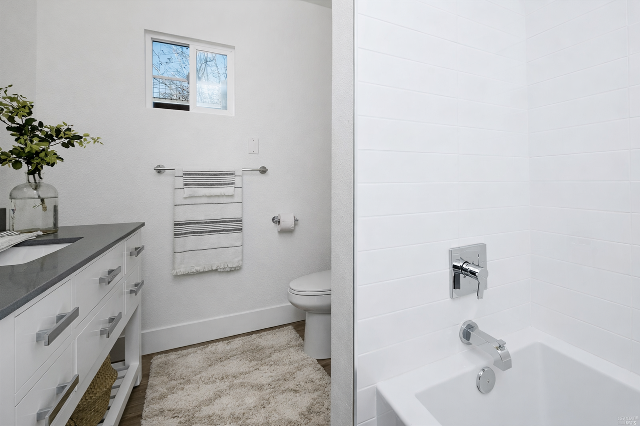 302 Fitch St - Photo 2 of 14