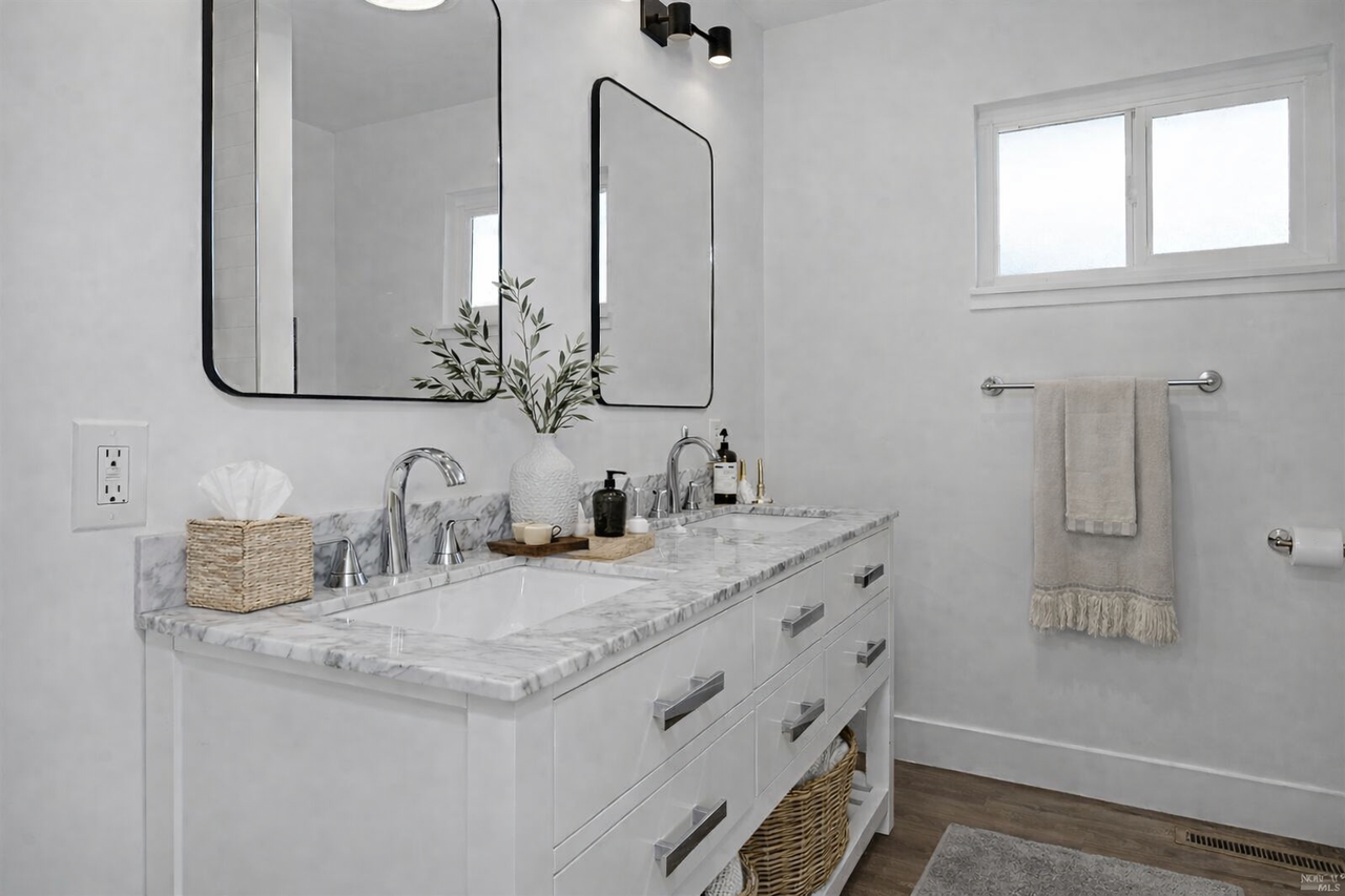 303 Matheson St - Photo 3 of 13