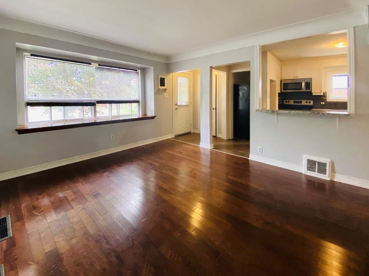 283 East 44th Street - Photo 2 of 8