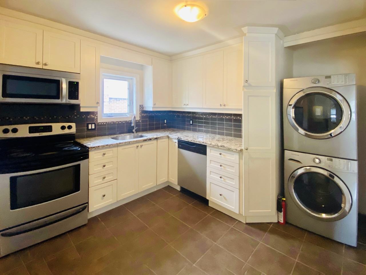 283 East 44th Street - Photo 3 of 8