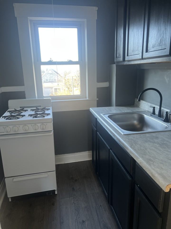 51 Crapo St #3 - Photo 2 of 6