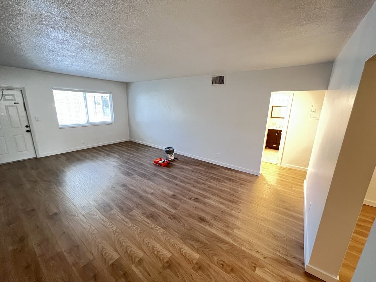 4201 Ne 21st Ave - Photo 5 of 11