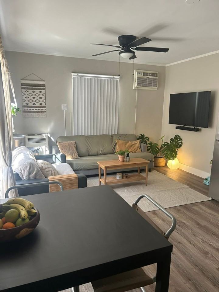 1811 Palm St - Photo 4 of 7