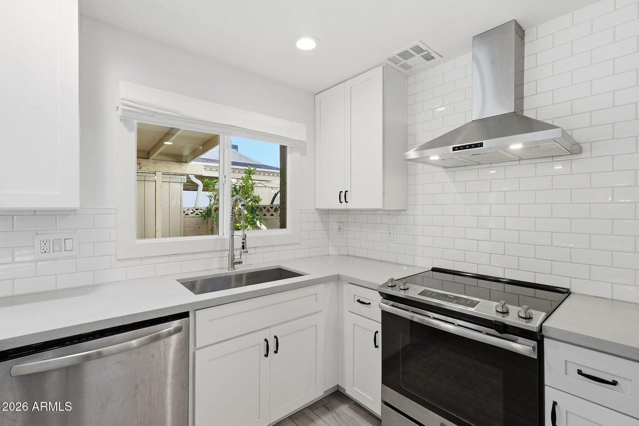 6131 N Granite Reef Rd - Photo 3 of 35