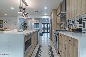 featured image of 1539 W Puget Ave