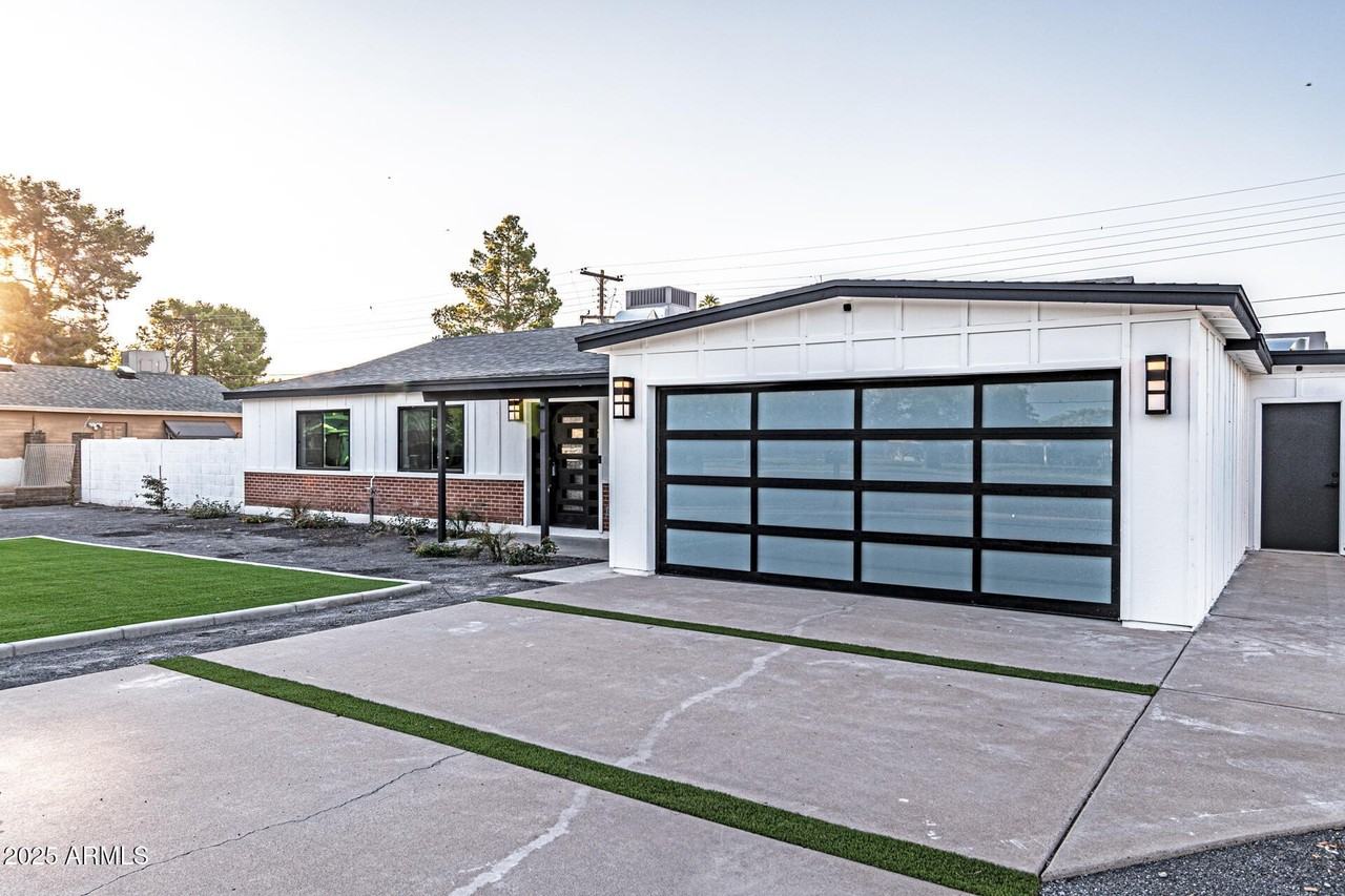 1539 W Puget Ave - Photo 4 of 29