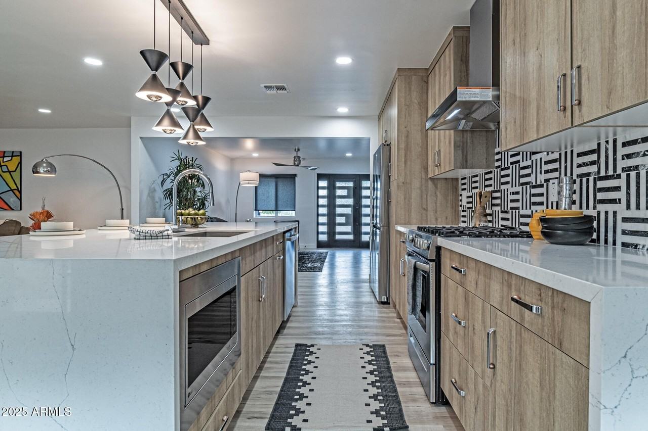 1539 W Puget Ave - Photo 6 of 29