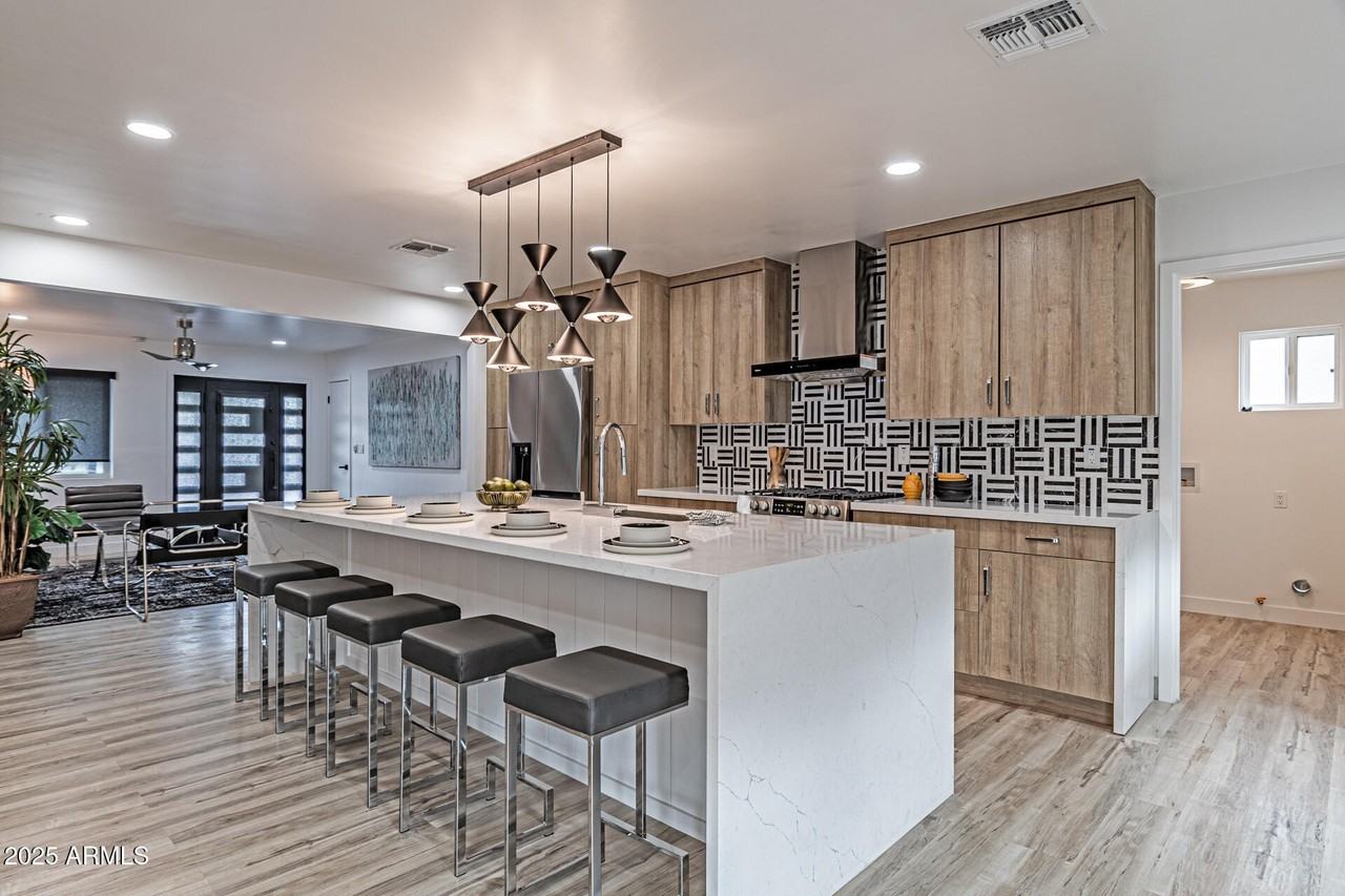 1539 W Puget Ave - Photo 7 of 29