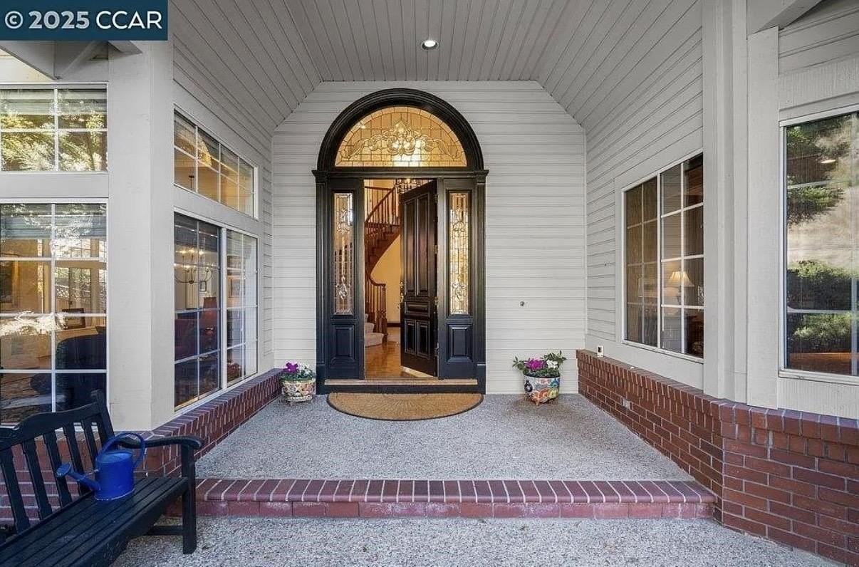 3109 Stonegate Dr - Photo 6 of 47