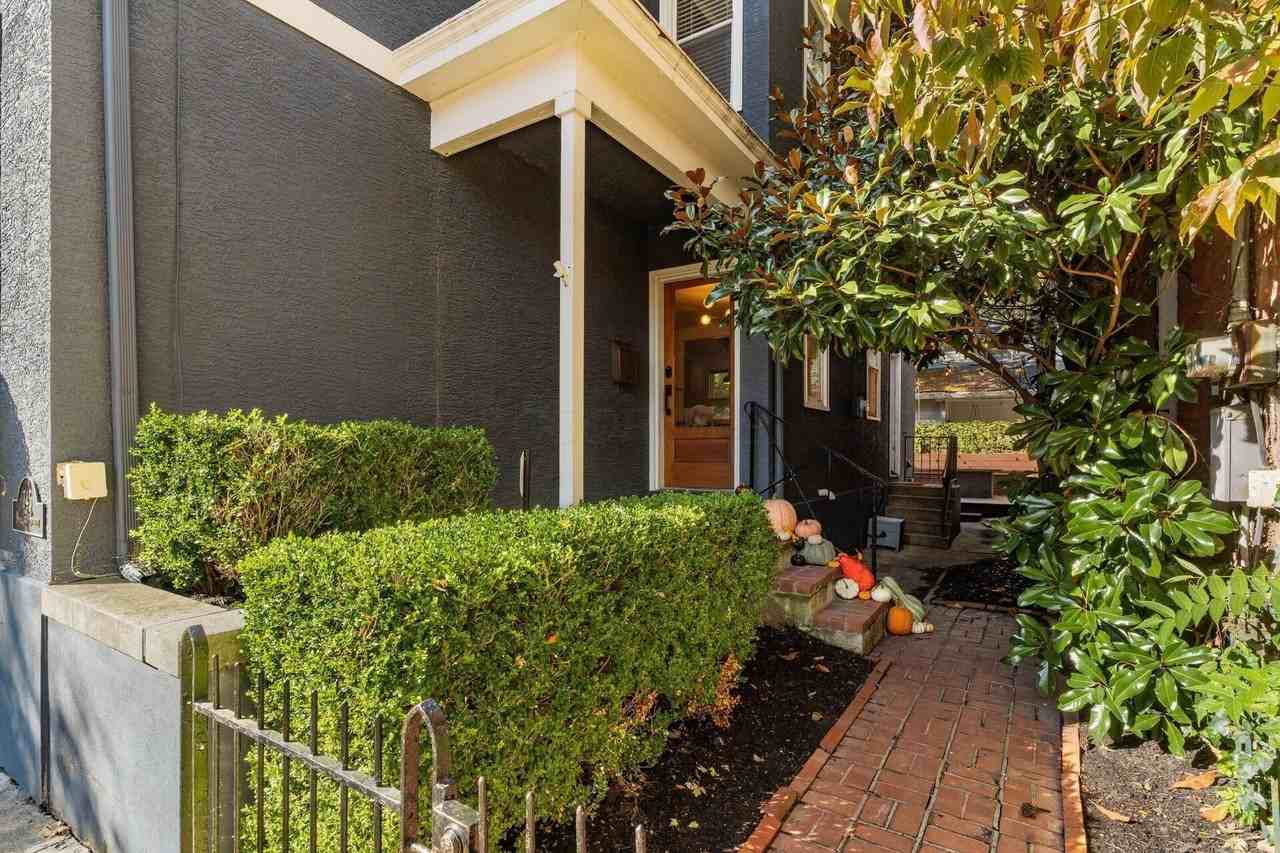 745 Mohawk St - Photo 6 of 32