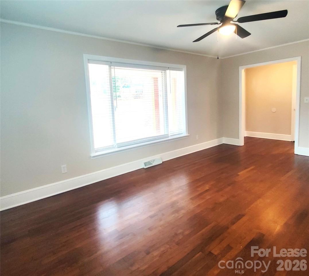 2328 Pruitt St - Photo 4 of 18