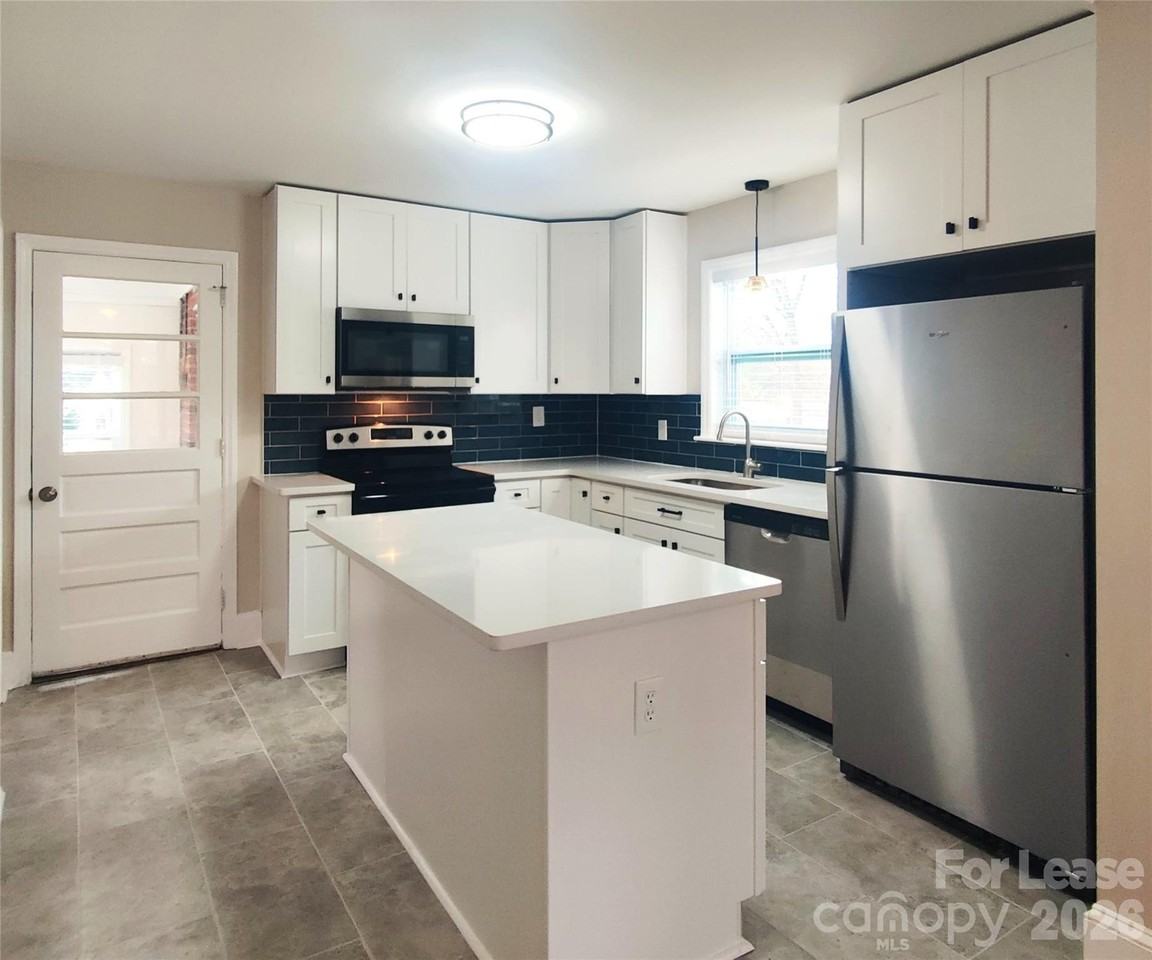 2328 Pruitt St - Photo 5 of 18