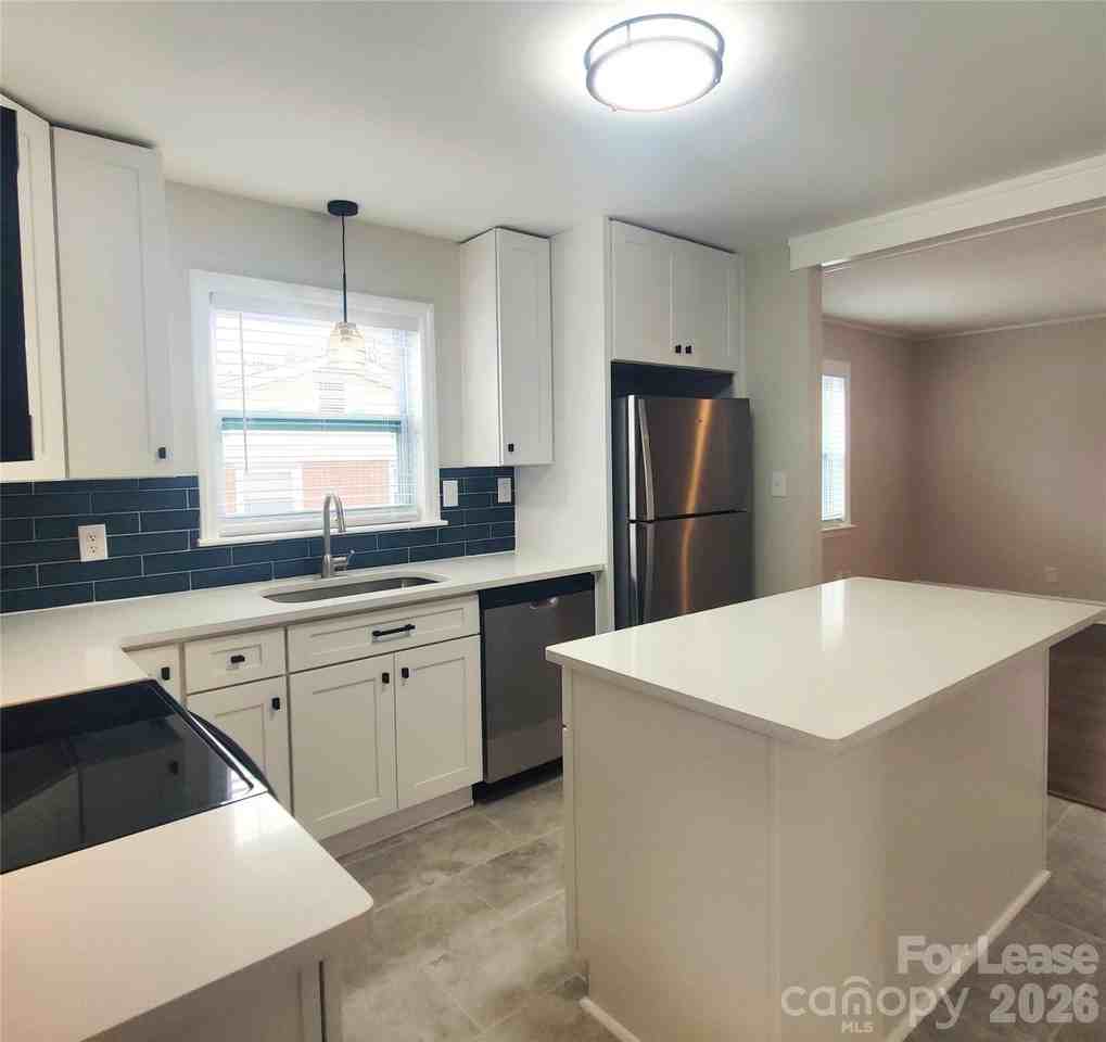 2328 Pruitt St - Photo 6 of 18