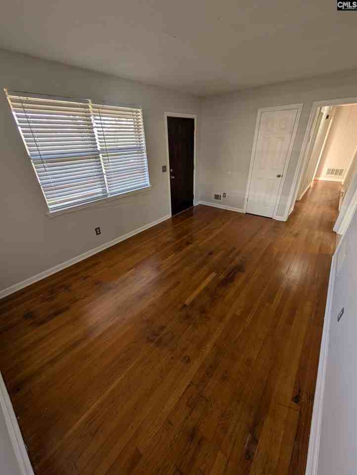 121 Netherland Dr - Photo 4 of 14