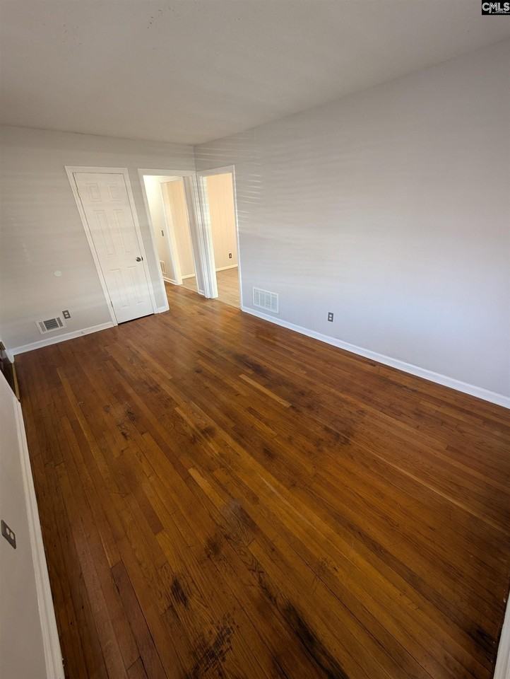 121 Netherland Dr - Photo 5 of 14