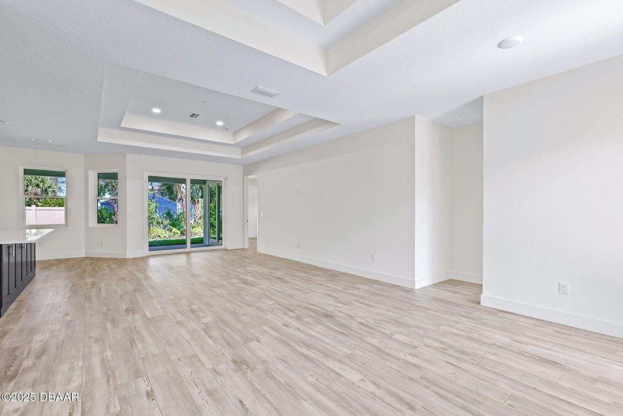 2894 Hardy Ave - Photo 5 of 50