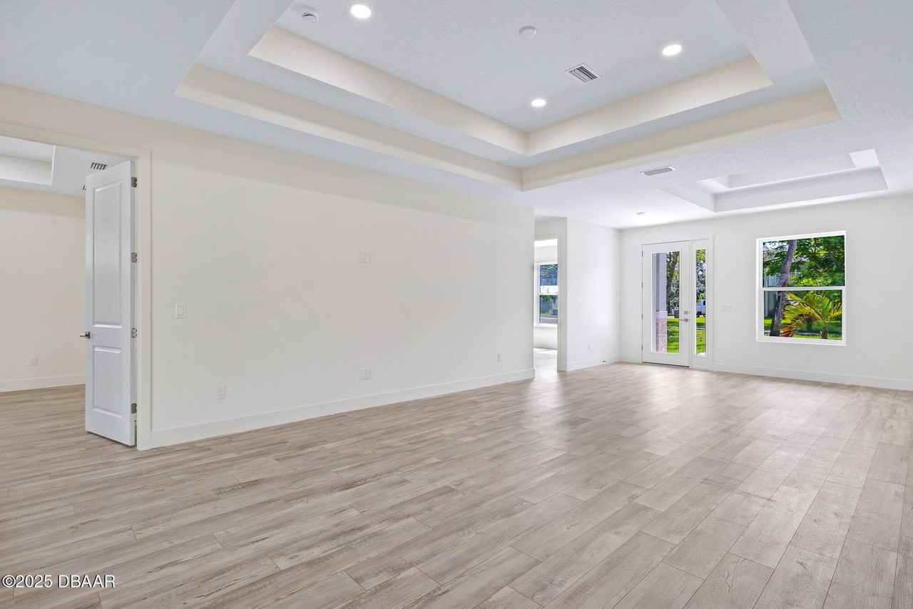 2894 Hardy Ave - Photo 7 of 50