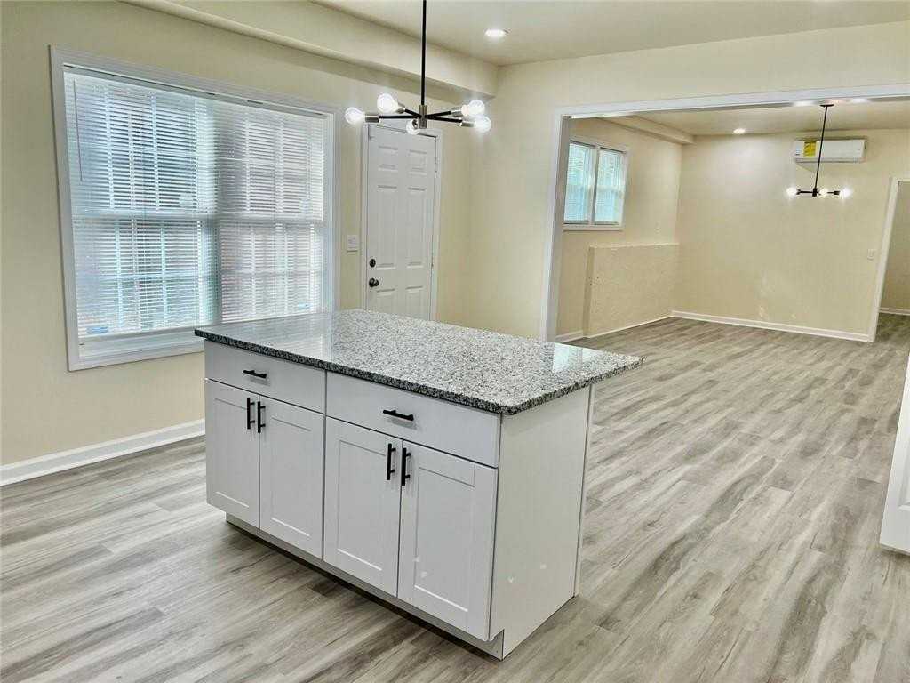 4001 Oak Field Dr - Photo 3 of 8