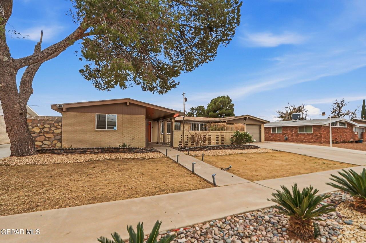 10164 Dunbarton Dr - Photo 2 of 35