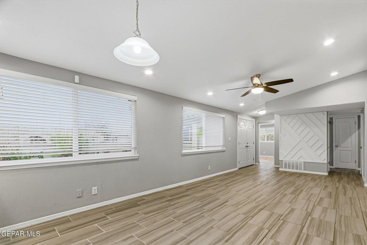 10164 Dunbarton Dr - Photo 6 of 35