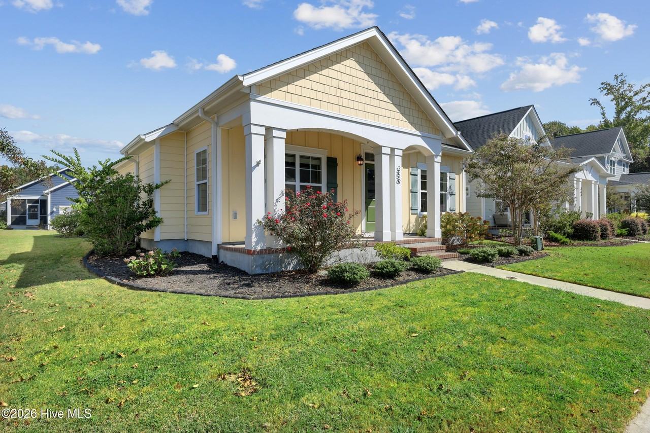 359 Hanover Lakes Dr - Photo 2 of 35