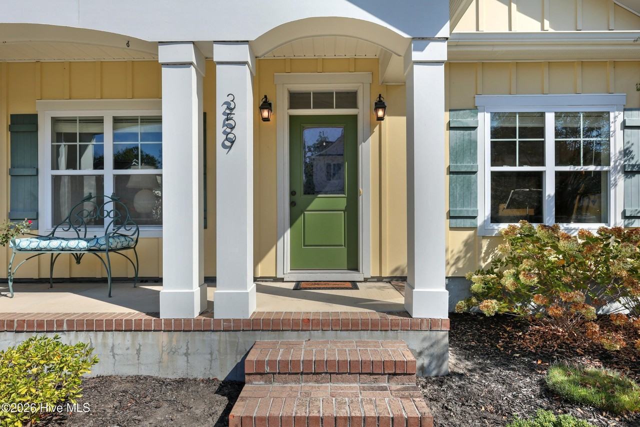 359 Hanover Lakes Dr - Photo 4 of 35