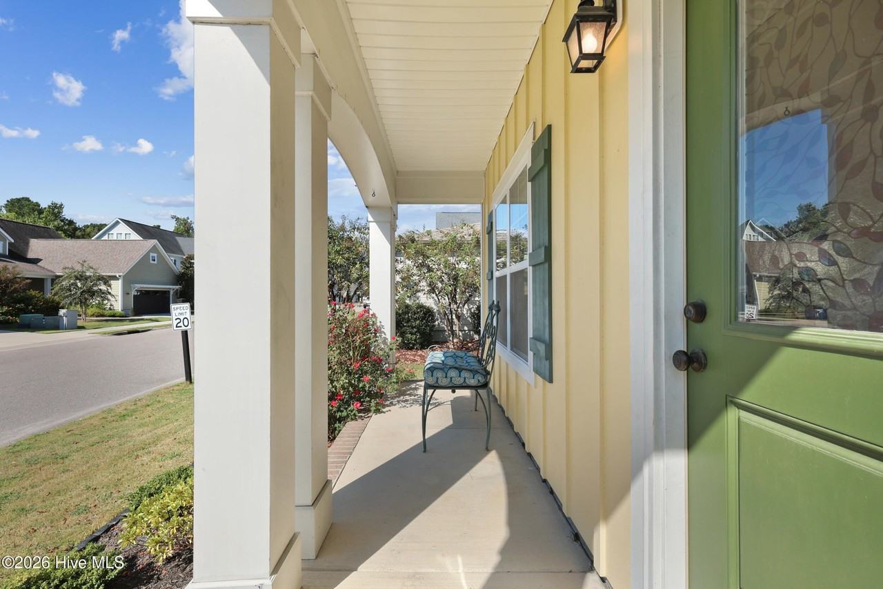 359 Hanover Lakes Dr - Photo 5 of 35