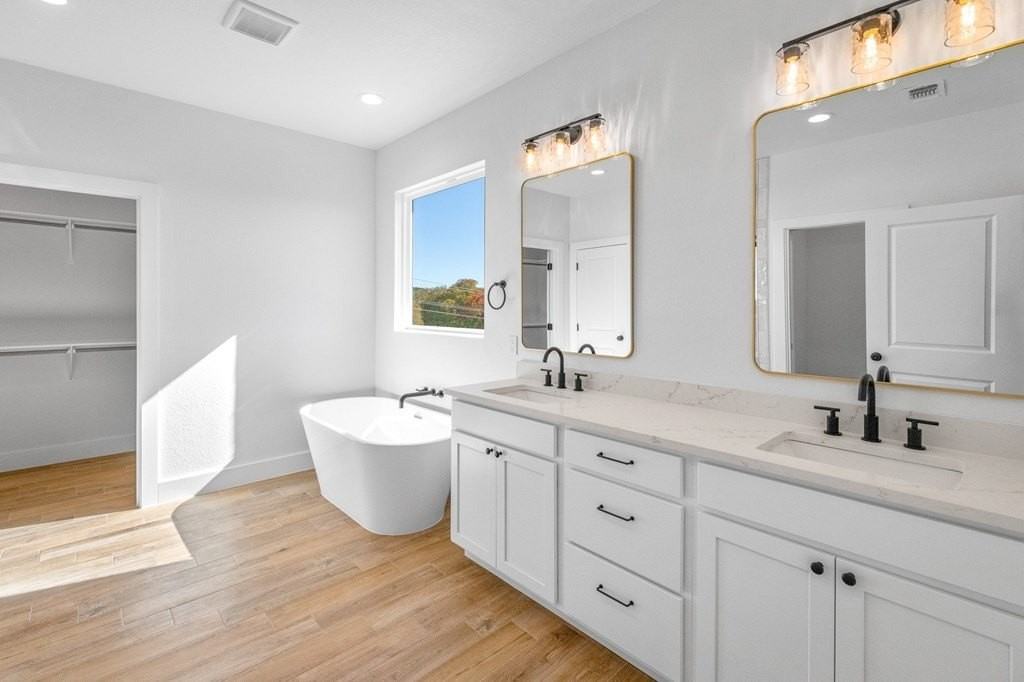 130 Homer Dr - Photo 4 of 21