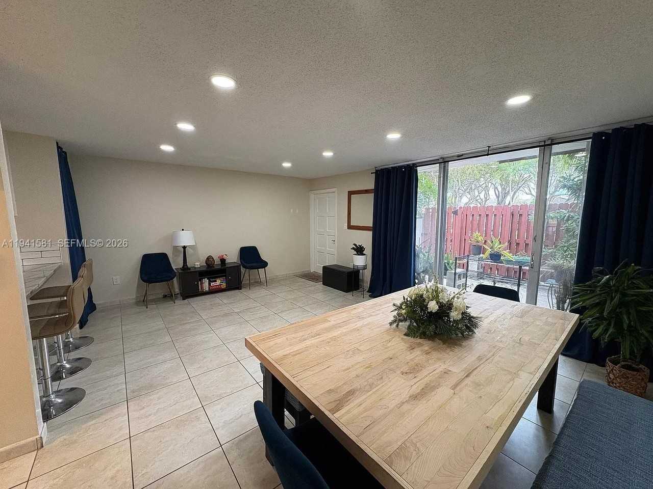 14009 Sw 84th St - Photo 4 of 15