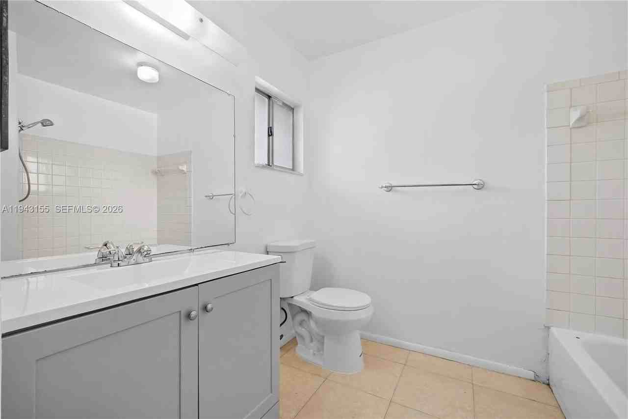 1103 Sussex Dr #1103 - Photo 7 of 22