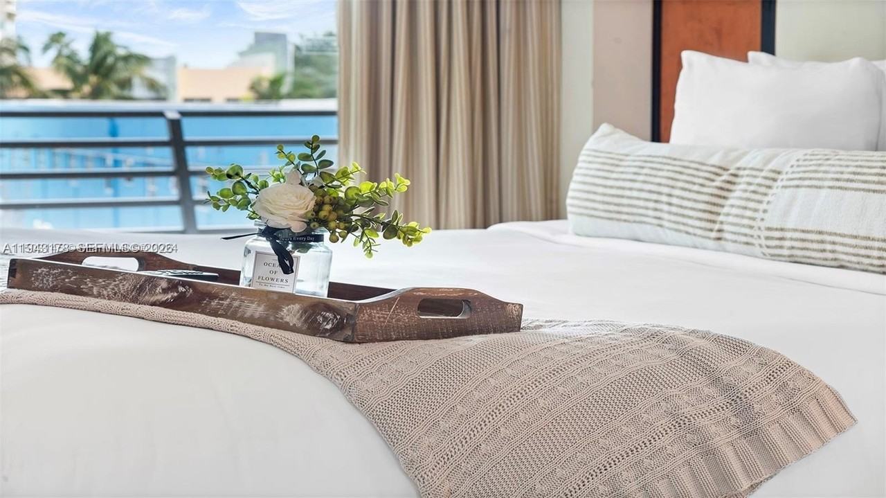 1437 Collins Ave #327 - Photo 2 of 20