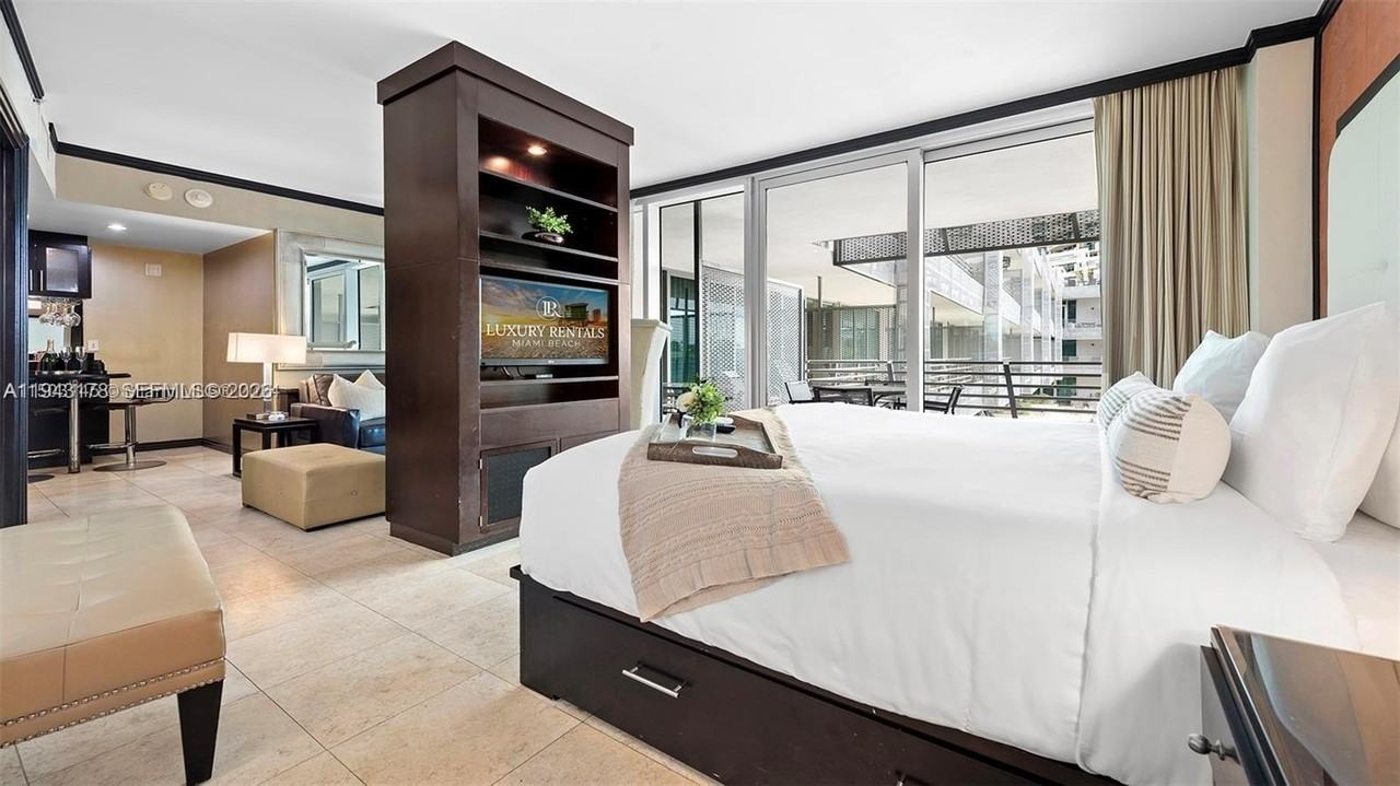 1437 Collins Ave #327 - Photo 7 of 20