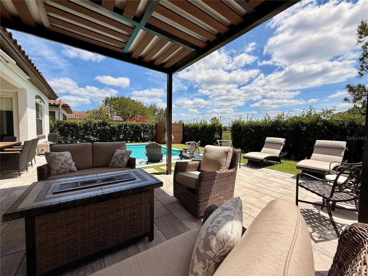 8324 Prestbury Dr - Photo 2 of 50