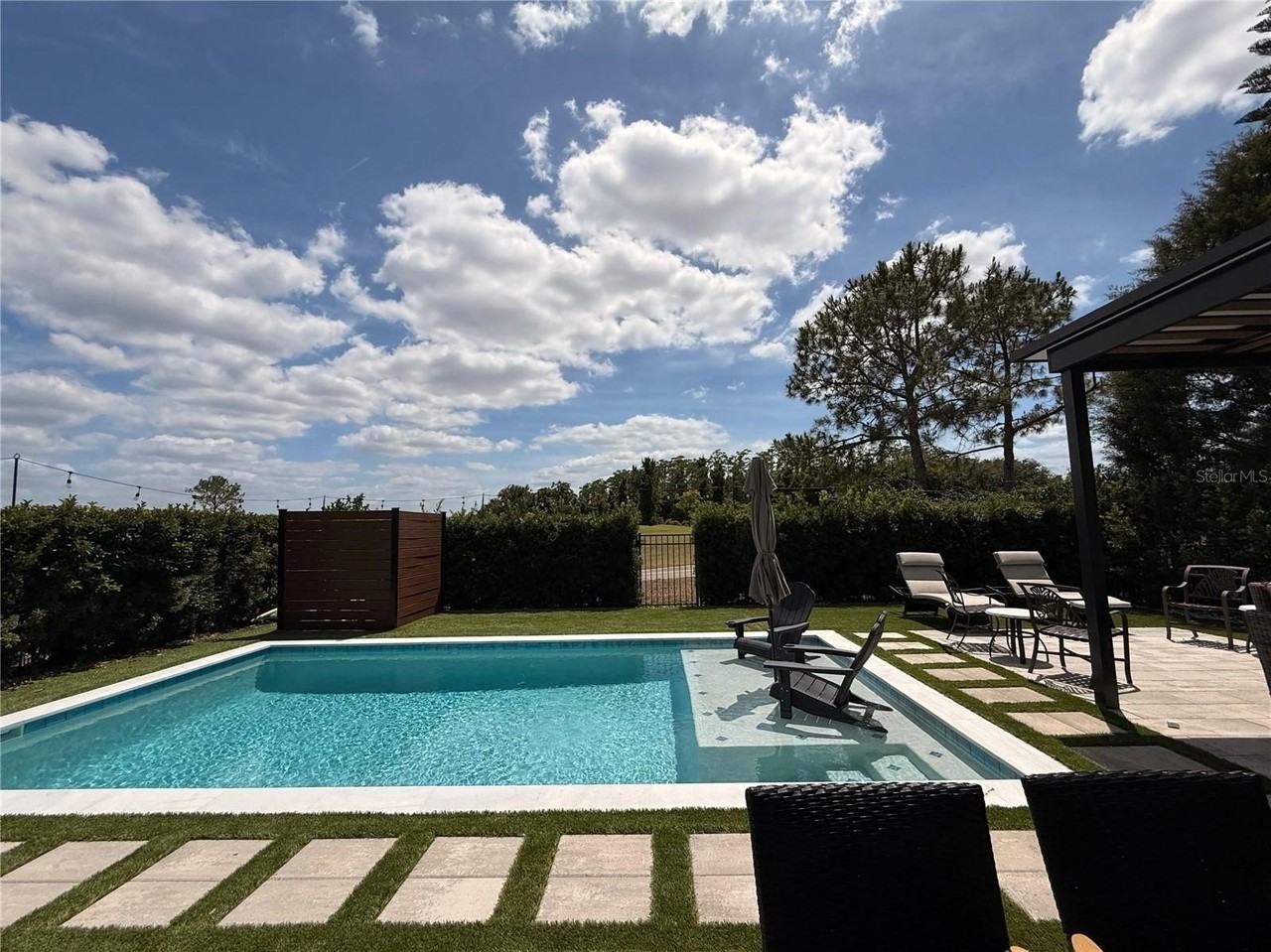 8324 Prestbury Dr - Photo 5 of 50