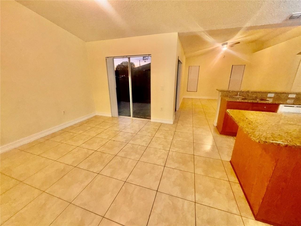 909 Gateshead Ct - Photo 5 of 28