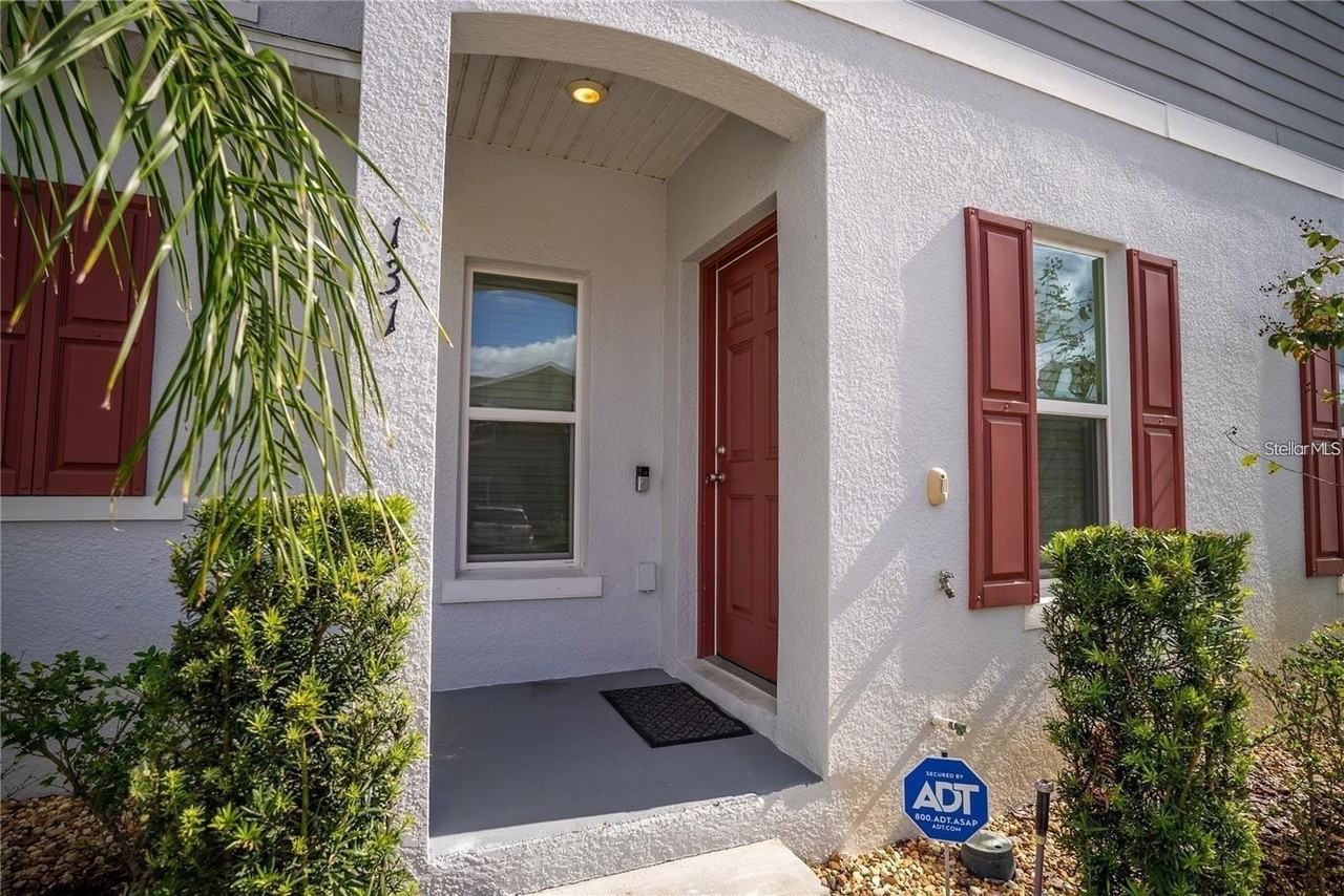 131 Primrose Dr - Photo 2 of 33