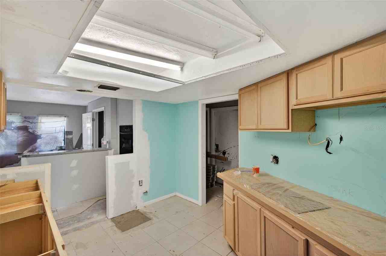 260 13th St N - Photo 6 of 36