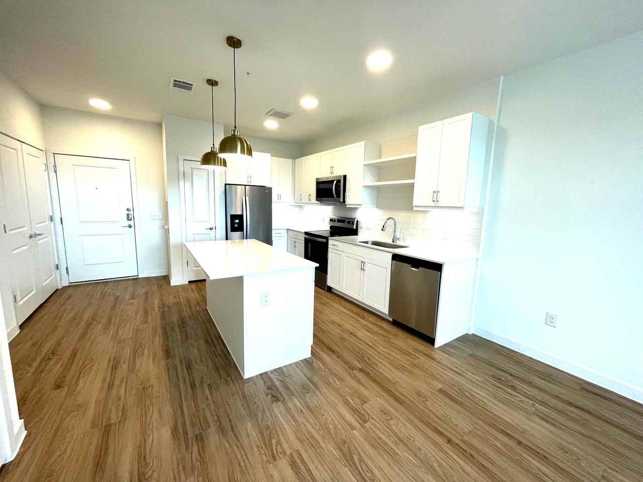 1101 Abbeyglen Castle Dr