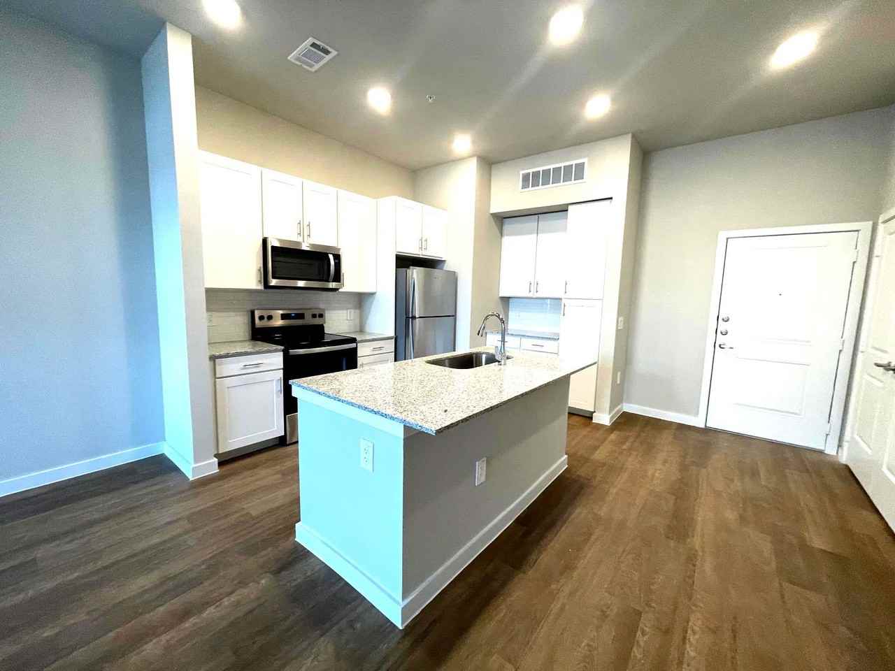 1325 Choate Pkwy #01-119 - Photo 7 of 8