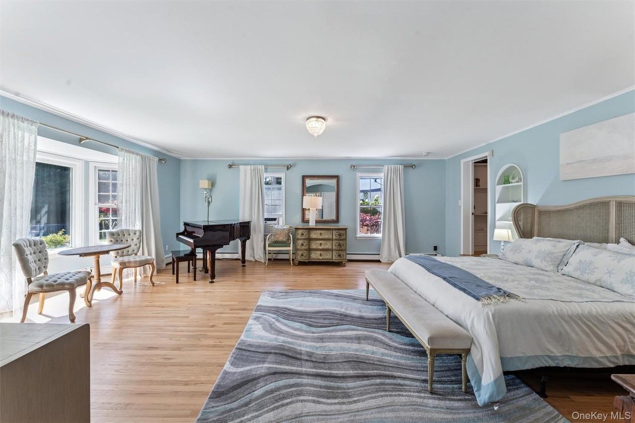 35 Sheppard St - Photo 7 of 15